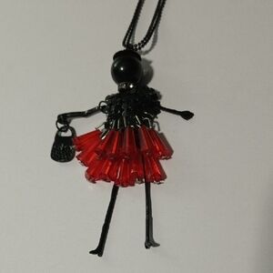 Elegant Black and Red Pendant Necklace